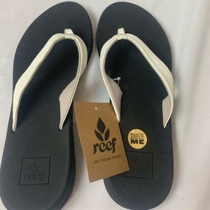 NWT Reef flip flops